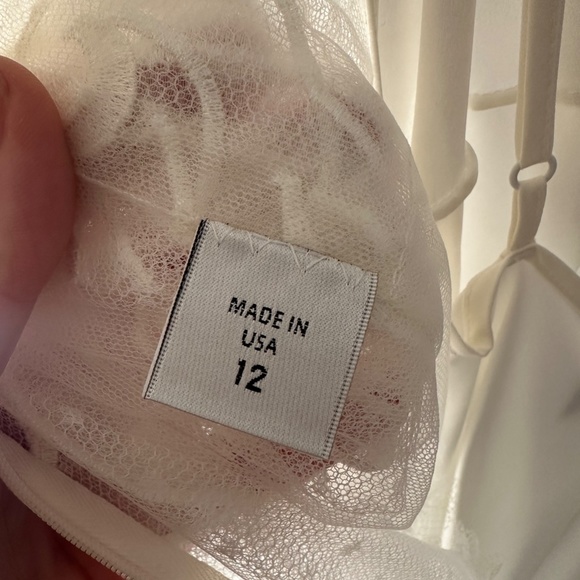 NEW WITH TAGS: Monique L'Huillier Collection White Point D'esprit Dress - Picture 10 of 10